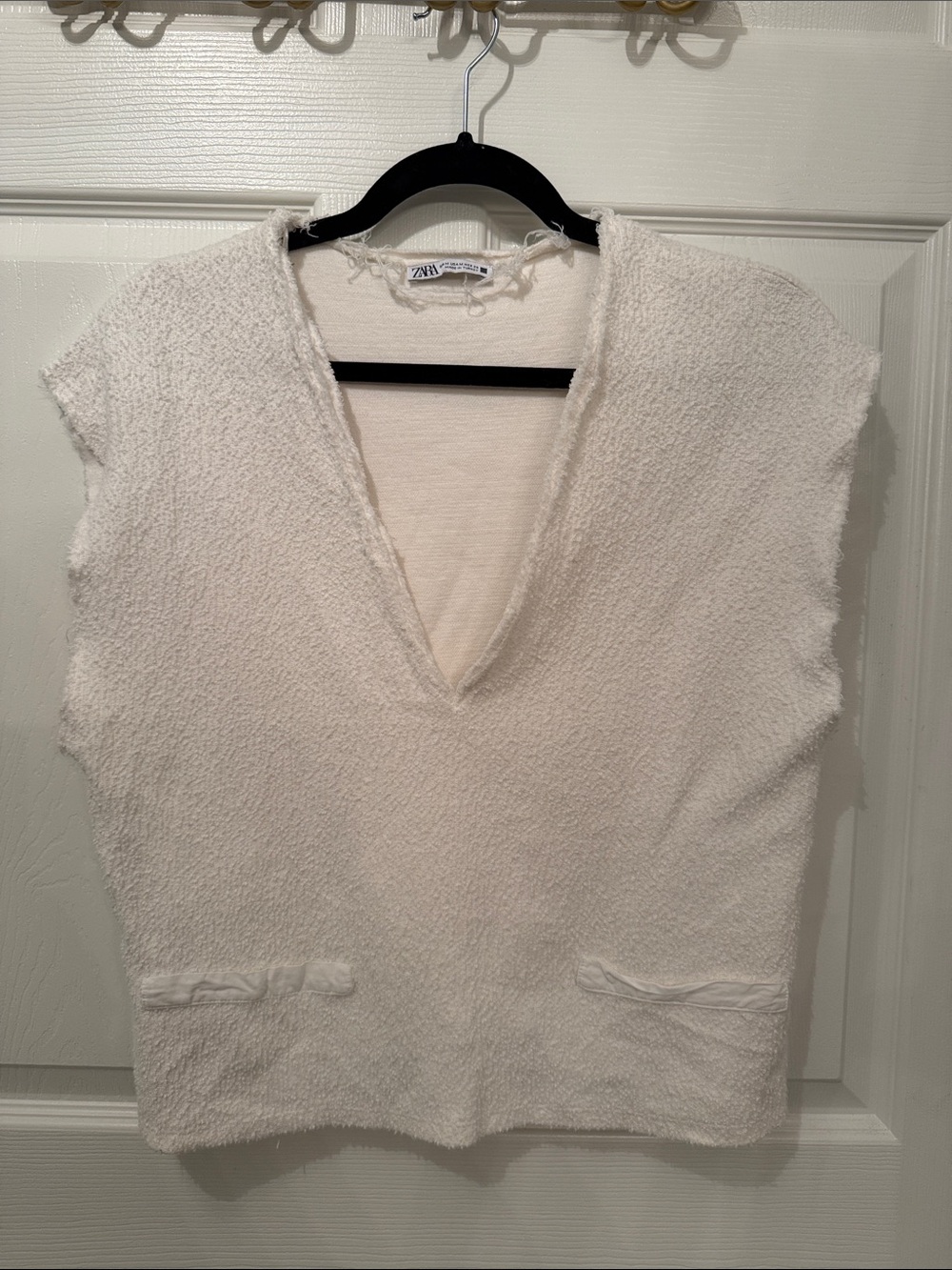 Zara Cream Textured V-Neck Sleeveless Top